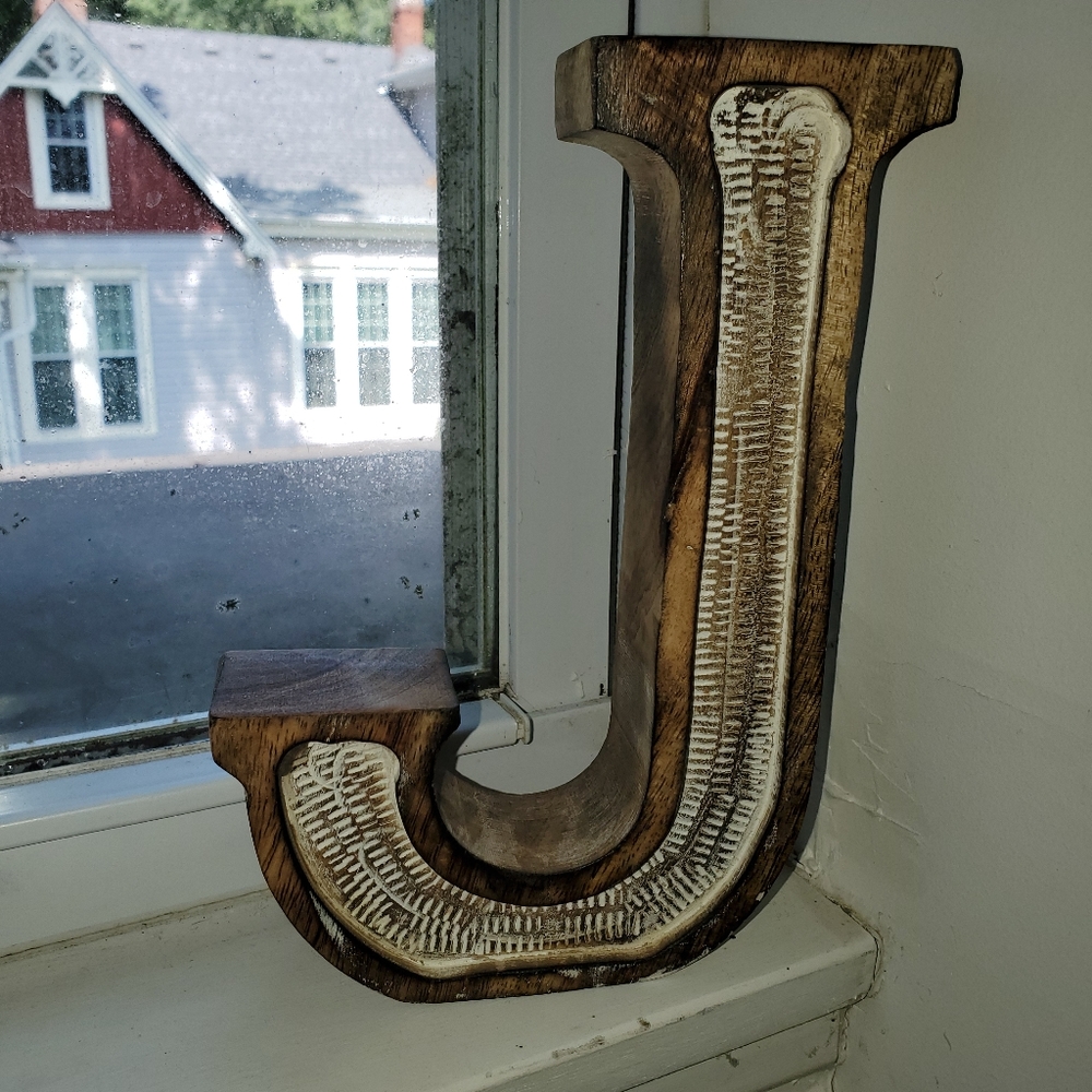 💥Wooden "J" decor